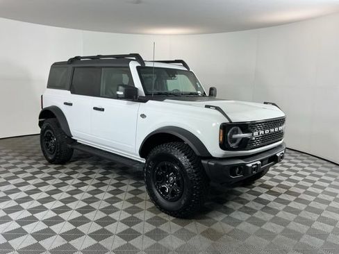 Certified 2023 Ford Bronco Wildtrak AWD/4WD image 3