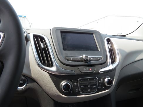 Used 2023 Chevrolet Equinox LT w/ Driver Convenience Package image 21