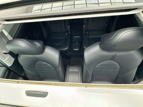 Used 2020 Toyota Highlander XLE AWD/4WD image 14