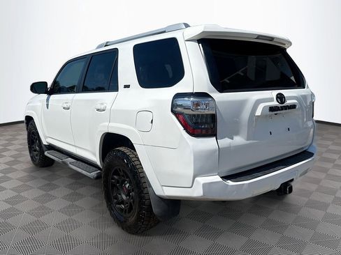Used 2017 Toyota 4Runner SR5 RWD image 8