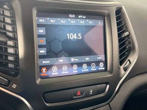 Used 2022 Jeep Cherokee Trailhawk image 14