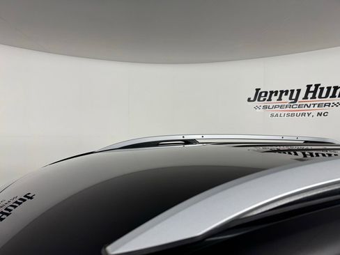 Used 2023 GMC Terrain SLT image 13