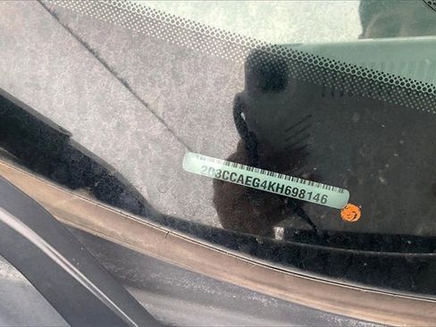 Used 2019 Chrysler 300 Limited image 33