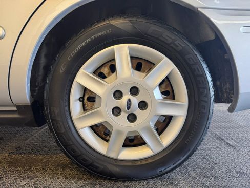 Used 2007 Ford Taurus SE FWD image 27