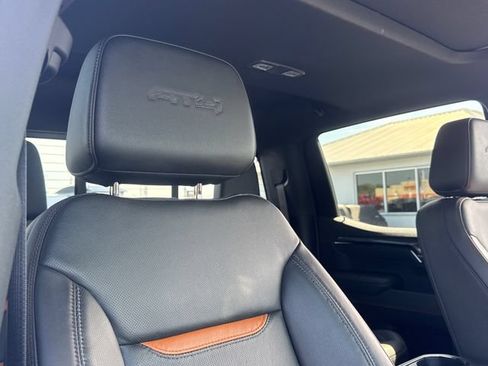 Used 2025 GMC Sierra 1500 AT4 w/ AT4 Premium Package AWD/4WD image 30