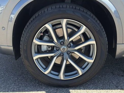 Used 2019 Volvo XC90 T5 Momentum w/ Protection Package Premier image 11