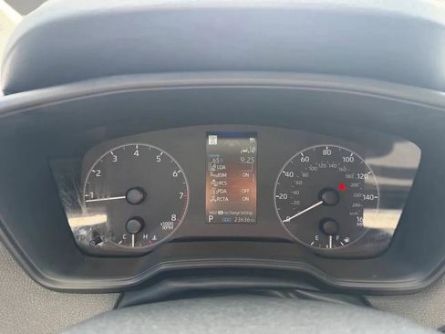 Used 2024 Toyota Corolla Cross LE FWD image 14