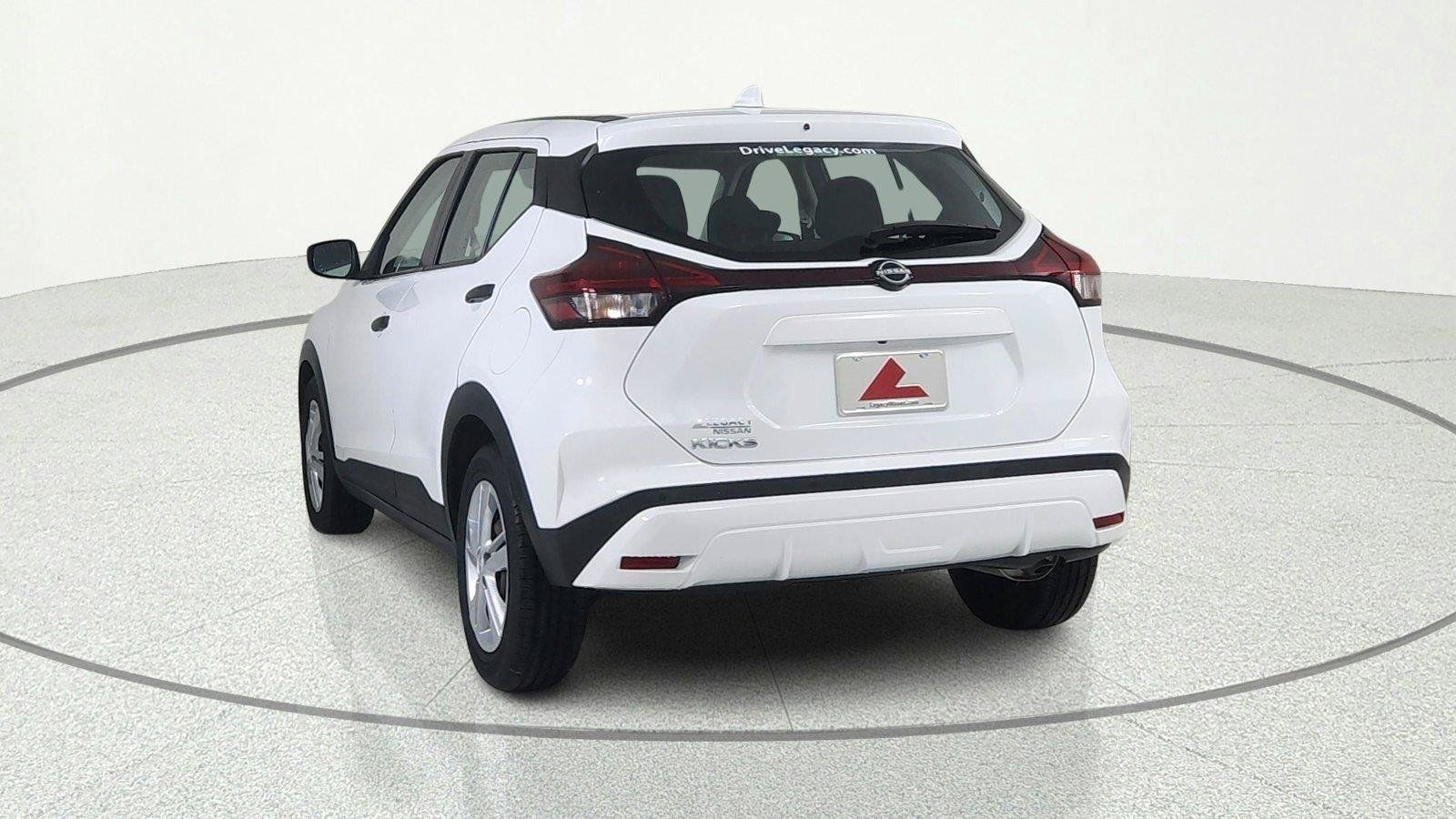 Used 2022 Nissan Kicks S FWD image 4