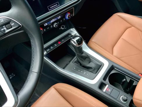 Used 2021 Audi Q3 2.0T Premium w/ Convenience Package image 17