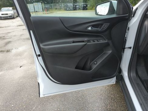 Used 2022 Chevrolet Equinox LT image 16