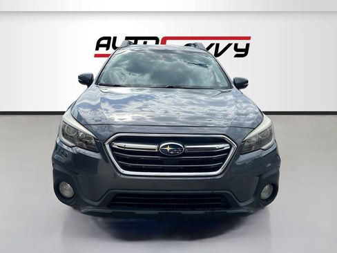 Used 2018 Subaru Outback 2.5i Premium AWD/4WD image 2