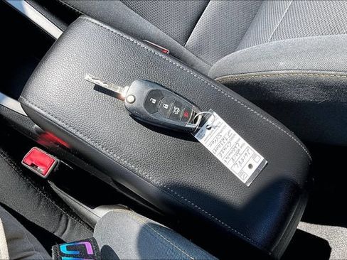 Used 2018 Chevrolet Cruze LS FWD image 9