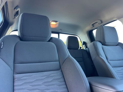 New 2026 Nissan Frontier S image 18