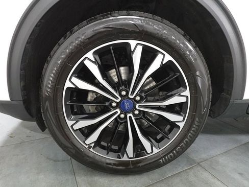 Used 2022 Ford Escape SE w/ SE Sport Appearance Package image 34