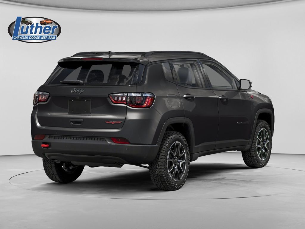 Used 2025 Jeep Compass Trailhawk AWD/4WD image 2