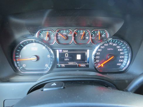 Used 2019 Chevrolet Suburban LT image 21