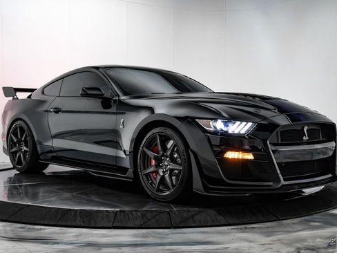 Used 2020 Ford Mustang Shelby GT500 w/ Carbon Fiber Track Pack image 19