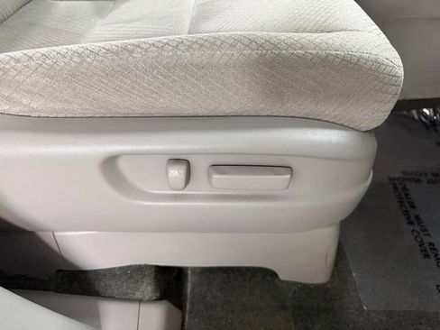 Used 2016 Honda Odyssey SE image 24