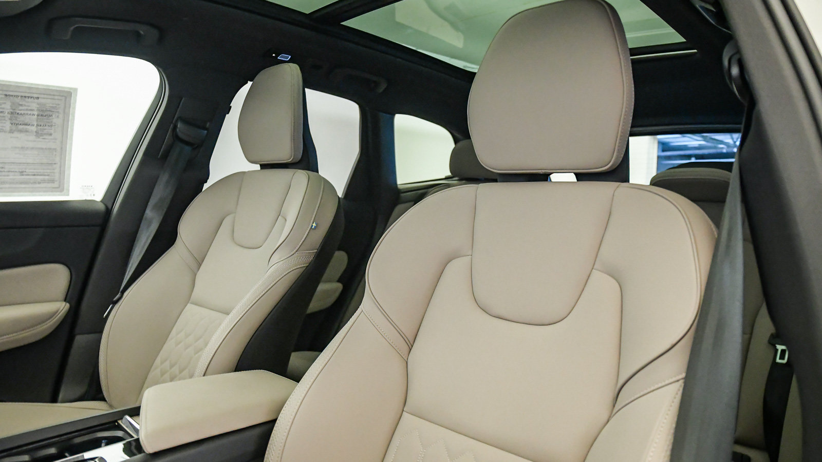 Certified 2026 Volvo XC60 B5 Plus AWD/4WD image 19