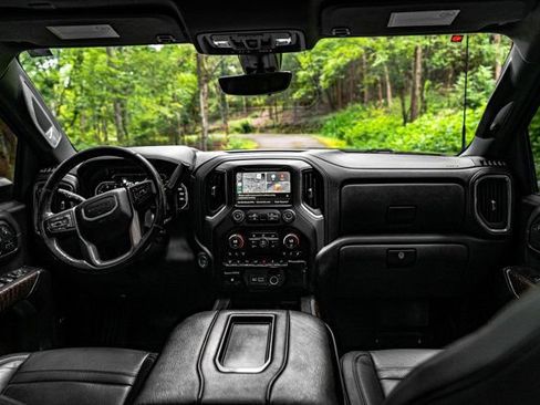 Used 2021 GMC Sierra 2500 Denali w/ Denali Black Diamond Edition AWD/4WD image 21