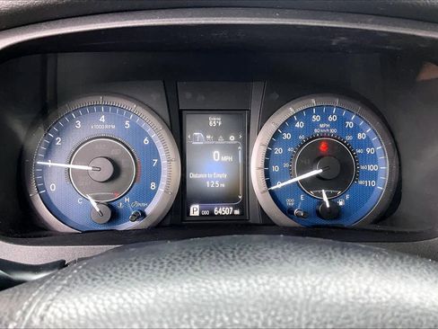 Used 2020 Toyota Sienna L image 24