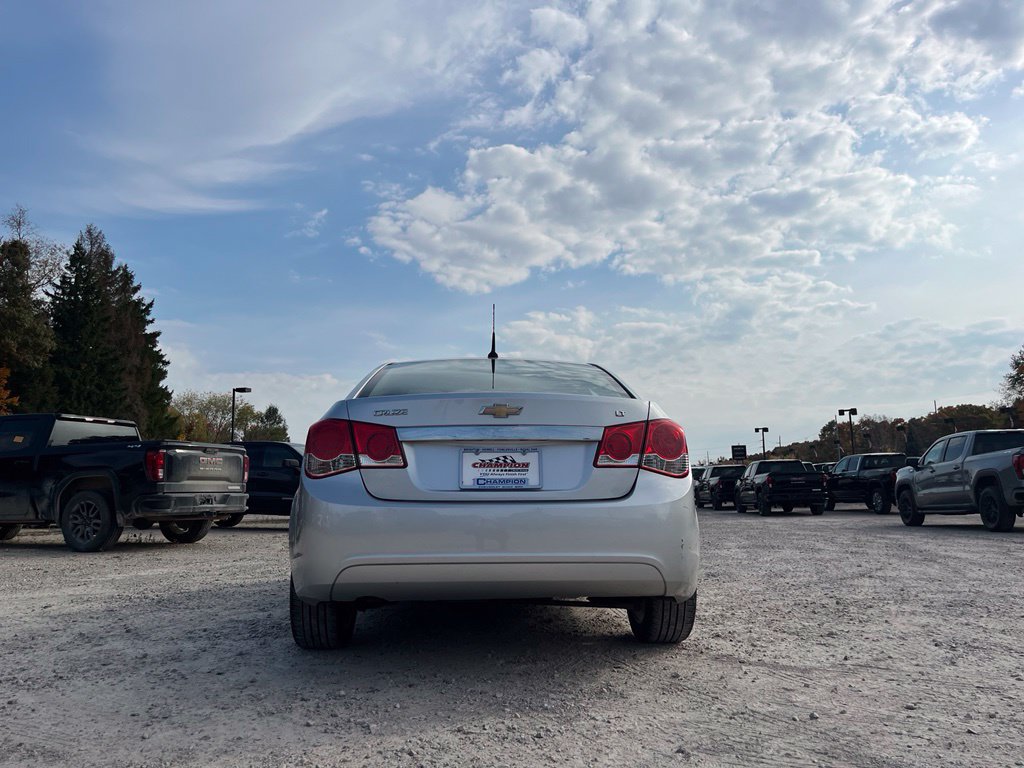 Used 2012 Chevrolet Cruze LT FWD image 9