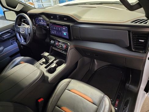 Used 2025 GMC Sierra 1500 AT4 image 17