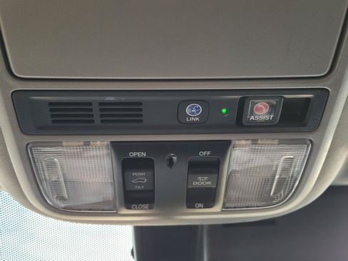 Used 2020 Honda Pilot Touring image 32
