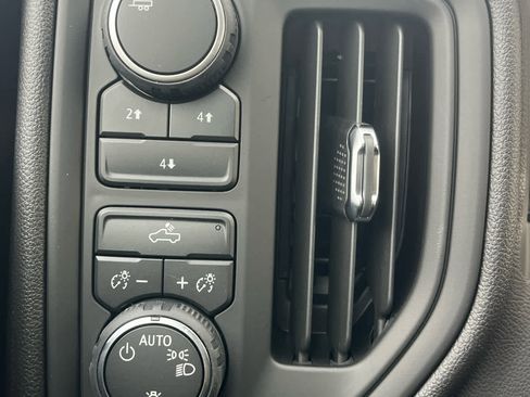 New 2026 Chevrolet Silverado 2500 Custom w/ Z71 Off-Road Package image 29