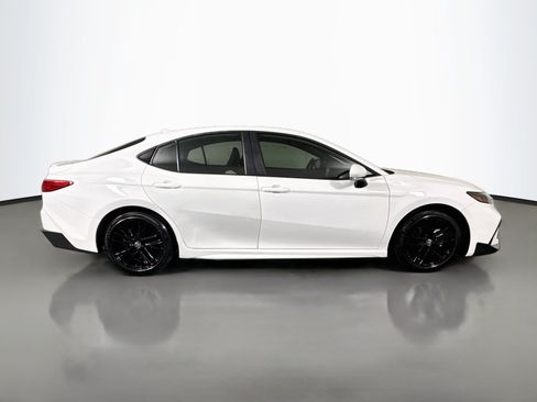 Used 2025 Toyota Camry SE w/ Convenience Package FWD image 11