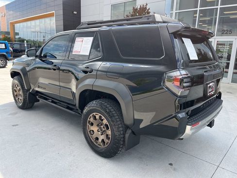 Used 2025 Toyota 4Runner Trailhunter AWD/4WD image 18