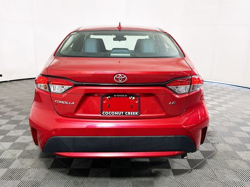 Used 2020 Toyota Corolla LE image 4