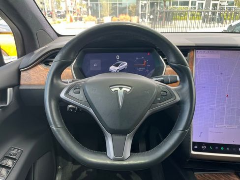 Used 2020 Tesla Model X Long Range image 17