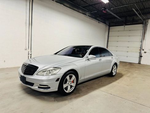Used 2010 Mercedes-Benz S 550 4MATIC image 2