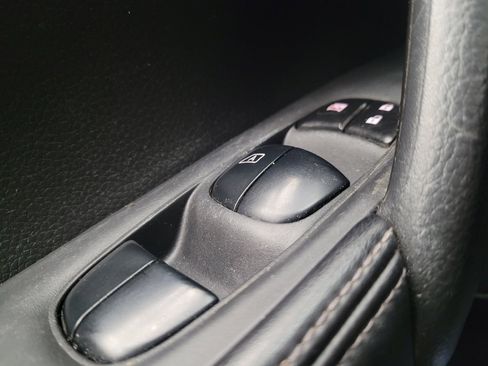 Used 2020 Nissan Rogue SV AWD/4WD image 27