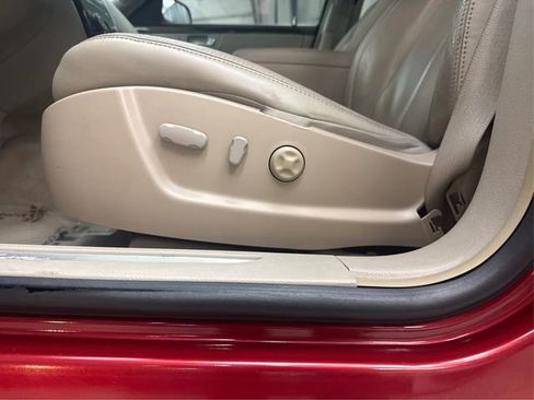 Used 2009 Cadillac DTS Base w/ Trunk Convenience Package image 23