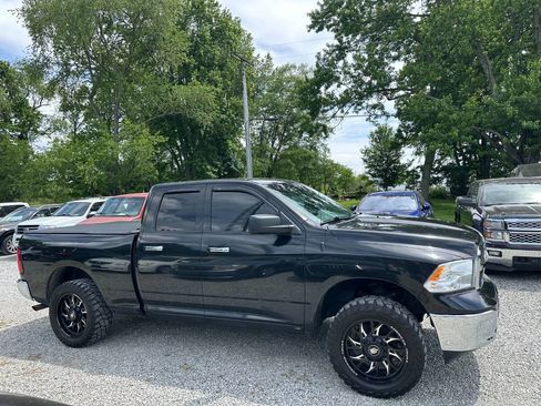 Used 2017 RAM 1500 Classic SLT AWD/4WD image 4