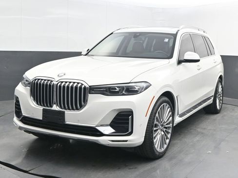 Certified 2022 BMW X7 xDrive40i w/ Premium Package image 3