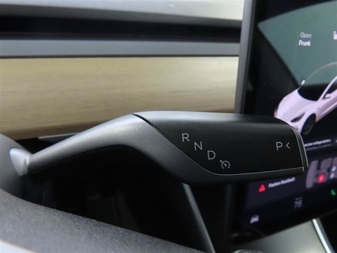 Used 2018 Tesla Model 3 Long Range RWD image 19