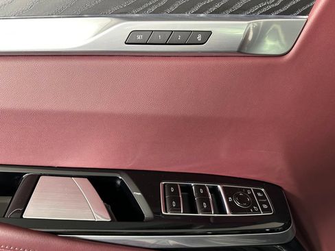 Used 2025 Cadillac Escalade ESV Sport AWD/4WD image 29