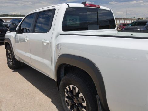 Used 2024 Nissan Frontier PRO-4X w/ Technology Package AWD/4WD image 9