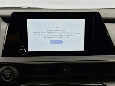 Used 2025 Toyota Prius LE FWD image 21