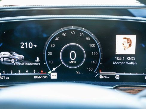 Used 2022 Cadillac Escalade ESV Luxury image 22