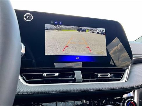 New 2027 Chevrolet Equinox LT w/ Convenience Package II FWD image 23