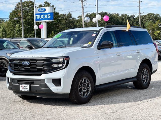 Certified 2025 Ford Expedition Active AWD/4WD image 3