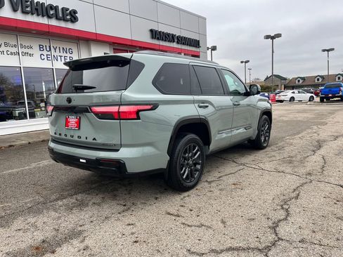 Certified 2025 Toyota Sequoia Platinum image 5