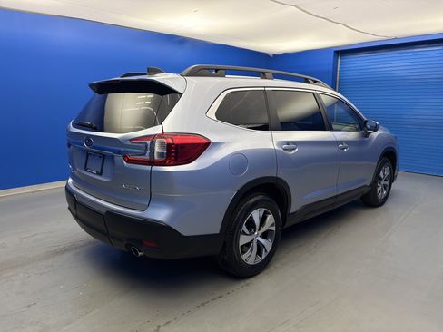 Used 2025 Subaru Ascent Premium AWD/4WD image 7