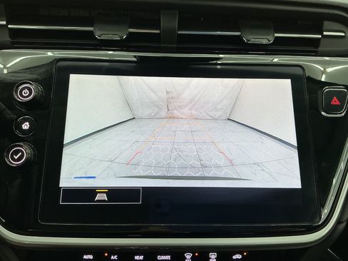 Used 2022 Chevrolet Bolt EUV LT w/ Driver Confidence Package FWD image 34