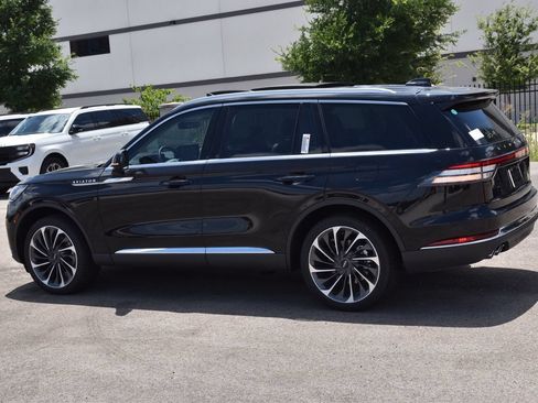 New 2026 Lincoln Aviator Reserve AWD/4WD image 10