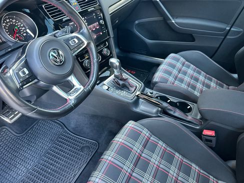Used 2018 Volkswagen GTI SE image 7